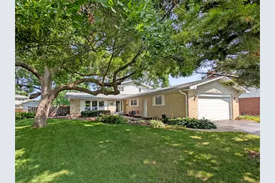910 E Cherry Lane, Arlington Heights, IL 60004 - Photo 1