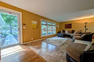 910 E Cherry Ln, Arlington Heights, IL 60004 - Photo 3