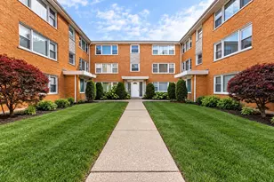 6935 W 64th Pl, Chicago, IL 60638 - Photo 1