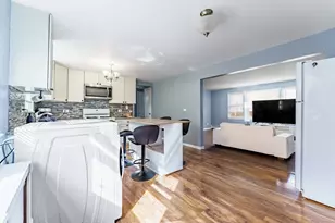 6935 W 64th Pl, Chicago, IL 60638 - Photo 5