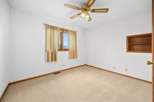 8515 Leclaire Ave, Burbank, IL 60459 - Photo 17