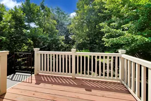 577 Harvey Lake Dr, Vernon Hills, IL 60061 - Photo 21