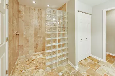 577 Harvey Lake Drive, Vernon Hills, IL 60061 - Photo 15