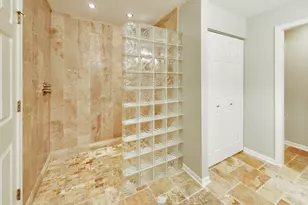 577 Harvey Lake Dr, Vernon Hills, IL 60061 - Photo 15