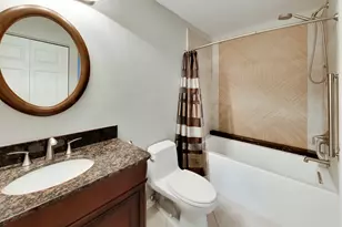 577 Harvey Lake Dr, Vernon Hills, IL 60061 - Photo 19