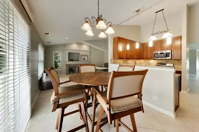 577 Harvey Lake Drive, Vernon Hills, IL 60061 - Photo 7