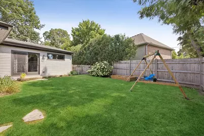 17 Golf Avenue, Clarendon Hills, IL 60514 - Photo 23