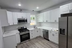 20 N 6th Ave, Maywood, IL 60153 - Photo 17