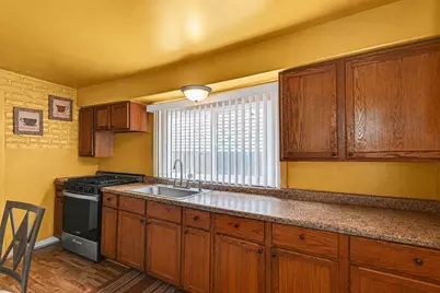 14041 S Calhoun Avenue, Burnham, IL 60633 - Photo 7