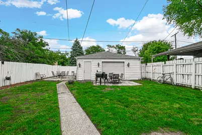14041 S Calhoun Avenue, Burnham, IL 60633 - Photo 15