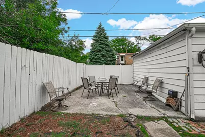 14041 S Calhoun Avenue, Burnham, IL 60633 - Photo 17