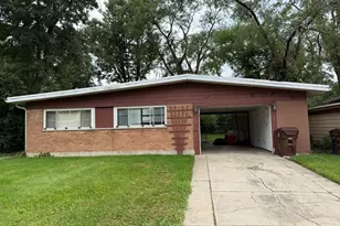 125 Algonquin St, Park Forest, IL 60466 - Photo 1