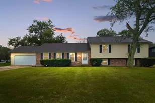 944 Carol Ln, Crete, IL 60417 - Photo 1