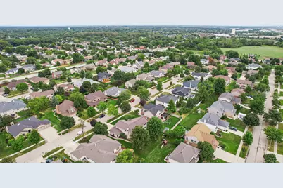 8122 Hampton Drive, Woodridge, IL 60517 - Photo 27