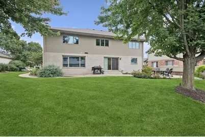 8122 Hampton Drive, Woodridge, IL 60517 - Photo 23