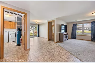 126 E Kerr Street, Sycamore, IL 60178 - Photo 9