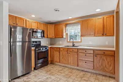 126 E Kerr Street, Sycamore, IL 60178 - Photo 7