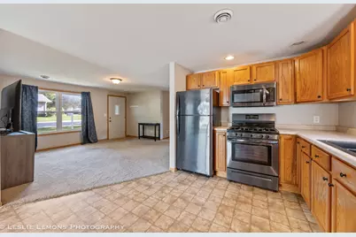 126 E Kerr Street, Sycamore, IL 60178 - Photo 5