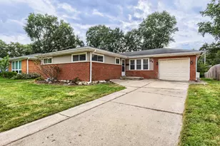 12 S Waterman Ave, Arlington Heights, IL 60004 - Photo 1