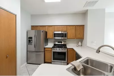 2943 Stonewater Drive #2943, Naperville, IL 60564 - Photo 3
