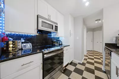 1749 Eastwood Court #6, Schaumburg, IL 60195 - Photo 9