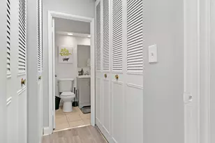 541 W Oakdale Ave, Chicago, IL 60657 - Photo 13