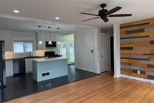 303 Lee Ct, Crystal Lake, IL 60014 - Photo 5