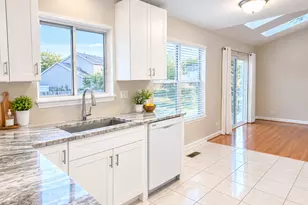 800 Stanford Ln, Carol Stream, IL 60188 - Photo 5