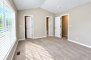 800 Stanford Ln, Carol Stream, IL 60188 - Photo 9