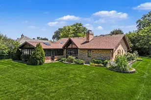 254 Wood Glen Ln, Oak Brook, IL 60523 - Photo 3
