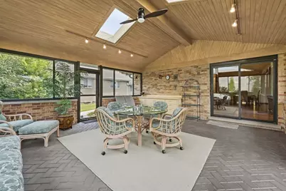 254 Wood Glen Lane, Oak Brook, IL 60523 - Photo 9