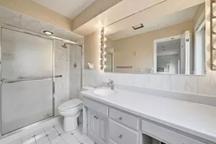 254 Wood Glen Ln, Oak Brook, IL 60523 - Photo 27