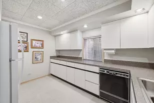 254 Wood Glen Ln, Oak Brook, IL 60523 - Photo 35