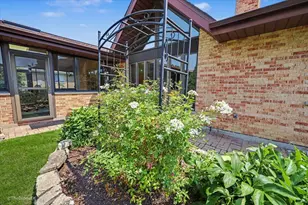254 Wood Glen Ln, Oak Brook, IL 60523 - Photo 45
