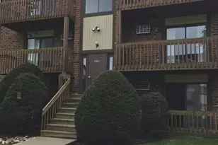 429 Berkshire Dr, Crystal Lake, IL 60014 - Photo 1