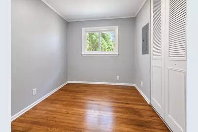 63 Sparrow Road, Carpentersville, IL 60110 - Photo 9