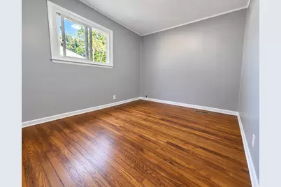 63 Sparrow Road, Carpentersville, IL 60110 - Photo 5