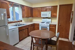 10715 S Nordica Ave, Worth, IL 60482 - Photo 7