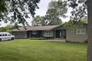 6121 Brooklyn Rd, Rochelle, IL 61068 - Photo 1