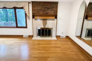 9S711 Brookbank Rd, Willowbrook, IL 60527 - Photo 5