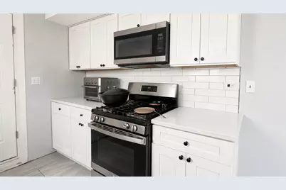 3338 W Bryn Mawr Avenue #2R, Chicago, IL 60659 - Photo 3