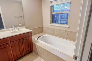 742 Summit Ln, Vernon Hills, IL 60061 - Photo 9