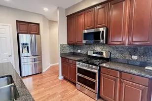 742 Summit Ln, Vernon Hills, IL 60061 - Photo 5