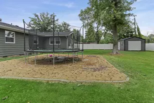 742 N Reel Ave, Salem, IL 62881 - Photo 9