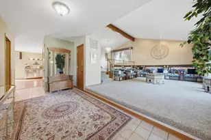 8524 Golfview Dr, Orland Park, IL 60462 - Photo 3