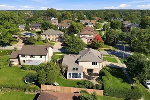 8524 Golfview Dr, Orland Park, IL 60462 - Photo 43