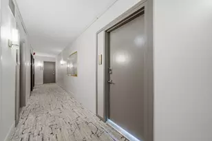 3200 N Lake Shore Dr, Chicago, IL 60657 - Photo 3