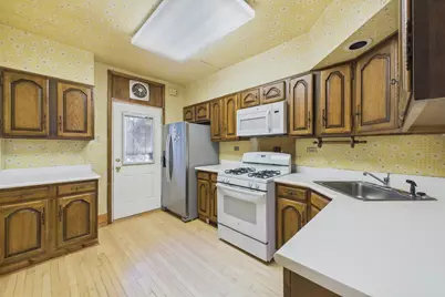 6554 N Campbell Avenue, Chicago, IL 60645 - Photo 23