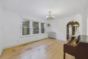 6554 N Campbell Ave, Chicago, IL 60645 - Photo 21