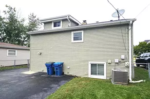 618 W Comstock Ave, Elmhurst, IL 60126 - Photo 3